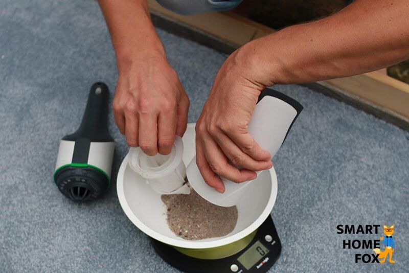 Schmutz wird nach dem Saugen abgewogen